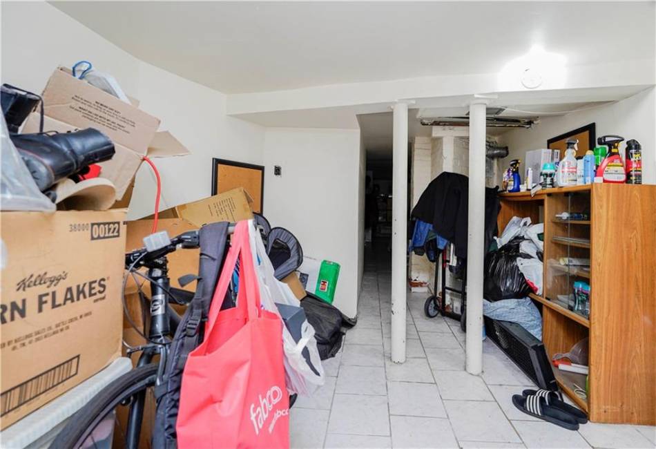 112 Bay 10th Street, Brooklyn, New York 11228, 6 Bedrooms Bedrooms, ,3 BathroomsBathrooms,Residential,For Sale,Bay 10th,490056