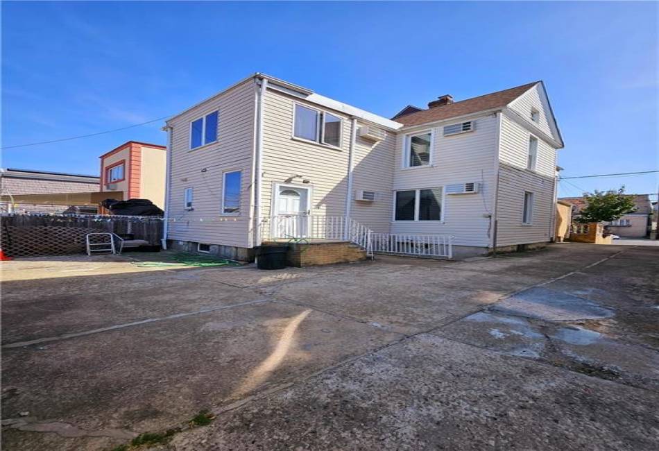 112 Bay 10th Street, Brooklyn, New York 11228, 6 Bedrooms Bedrooms, ,3 BathroomsBathrooms,Residential,For Sale,Bay 10th,490056