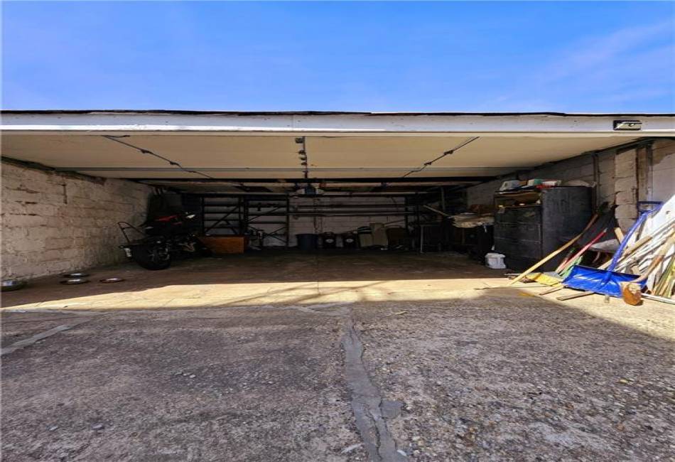 112 Bay 10th Street, Brooklyn, New York 11228, 6 Bedrooms Bedrooms, ,3 BathroomsBathrooms,Residential,For Sale,Bay 10th,490056