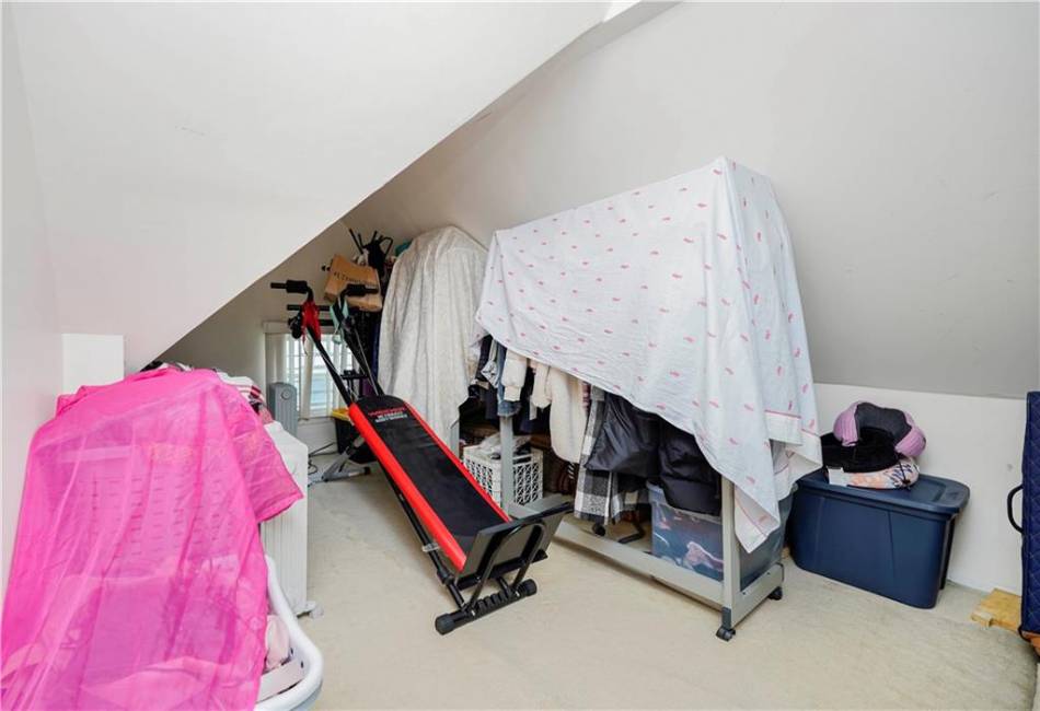 112 Bay 10th Street, Brooklyn, New York 11228, 6 Bedrooms Bedrooms, ,3 BathroomsBathrooms,Residential,For Sale,Bay 10th,490056