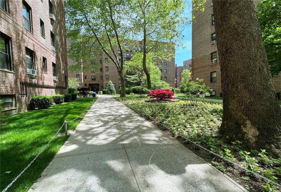 3655 Shore Parkway, Brooklyn, New York 11235, 3 Bedrooms Bedrooms, ,1 BathroomBathrooms,Residential,For Sale,Shore,490069