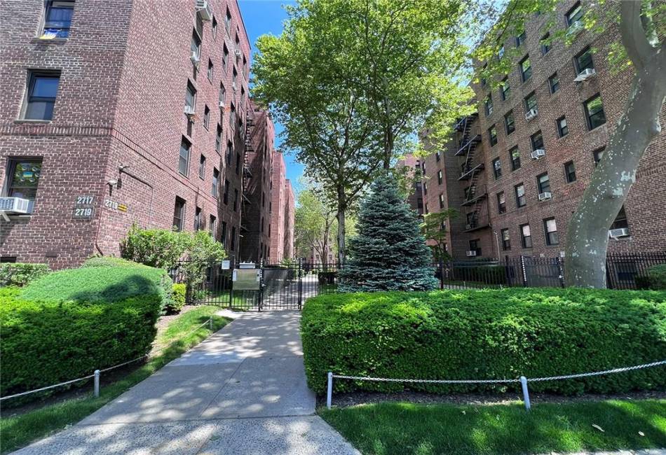 3655 Shore Parkway, Brooklyn, New York 11235, 3 Bedrooms Bedrooms, ,1 BathroomBathrooms,Residential,For Sale,Shore,490069