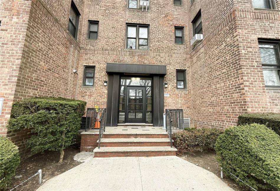 3655 Shore Parkway, Brooklyn, New York 11235, 3 Bedrooms Bedrooms, ,1 BathroomBathrooms,Residential,For Sale,Shore,490069