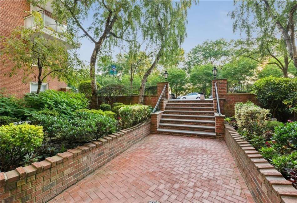 9411 Shore Road, Brooklyn, New York 11209, 2 Bedrooms Bedrooms, ,1 BathroomBathrooms,Residential,For Sale,Shore,489234