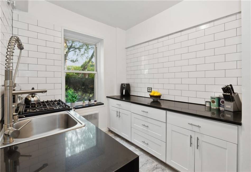 9411 Shore Road, Brooklyn, New York 11209, 2 Bedrooms Bedrooms, ,1 BathroomBathrooms,Residential,For Sale,Shore,489234