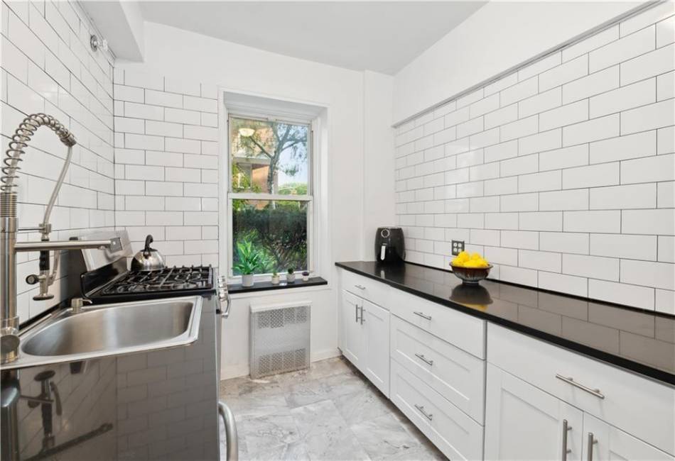 9411 Shore Road, Brooklyn, New York 11209, 2 Bedrooms Bedrooms, ,1 BathroomBathrooms,Residential,For Sale,Shore,489234