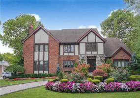 42 Elmhurst Avenue, Staten Island, New York 10301, 5 Bedrooms Bedrooms, ,4 BathroomsBathrooms,Residential,For Sale,Elmhurst,490076