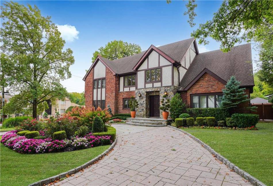 42 Elmhurst Avenue, Staten Island, New York 10301, 5 Bedrooms Bedrooms, ,4 BathroomsBathrooms,Residential,For Sale,Elmhurst,490076