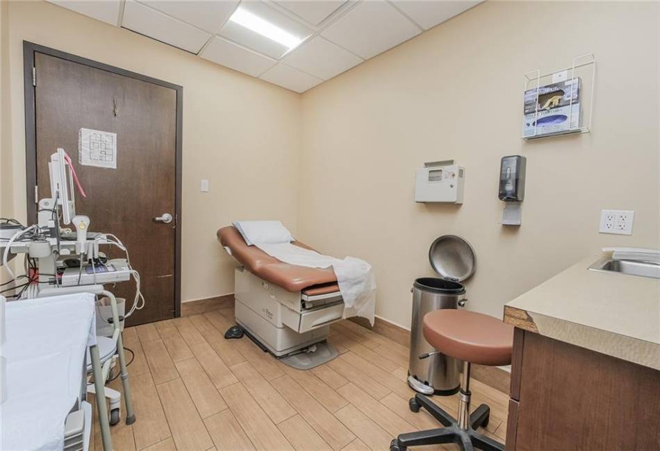 7210 13th Avenue, Brooklyn, New York 11228, ,Commercial,For Sale,13th,489978