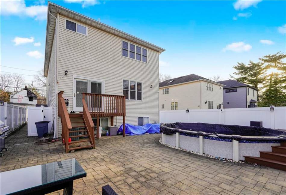 151 Waterbury Avenue, Staten Island, New York 10309, ,5 BathroomsBathrooms,Residential,For Sale,Waterbury,490012