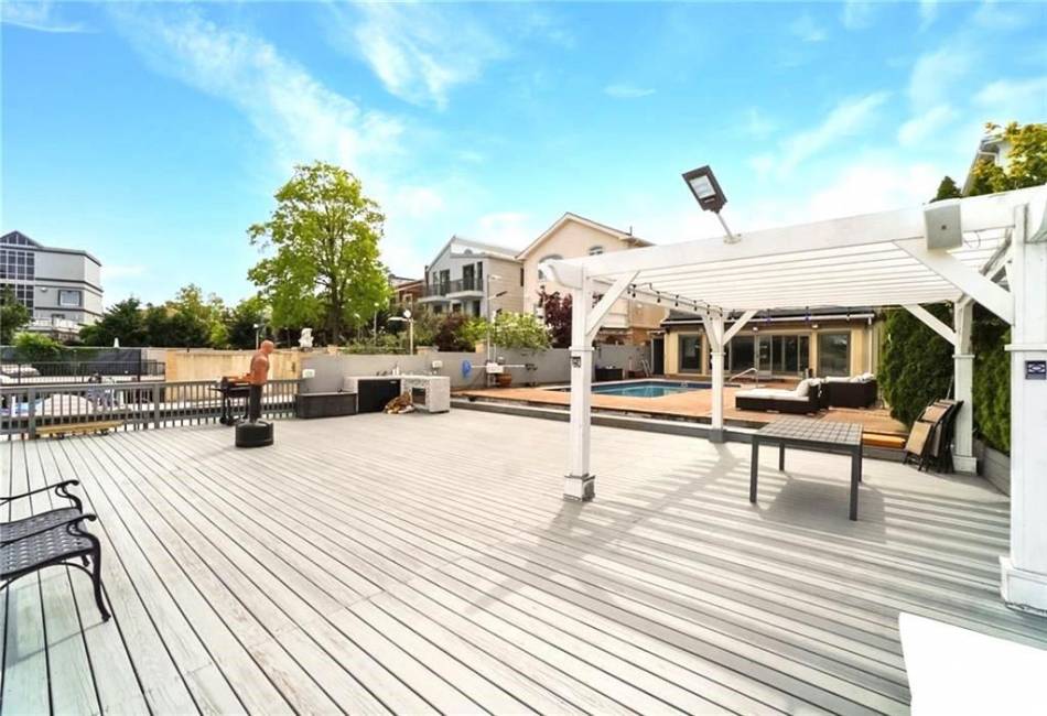 161 Whitman Drive, Brooklyn, New York 11234, 5 Bedrooms Bedrooms, ,4 BathroomsBathrooms,Residential,For Sale,Whitman,490092