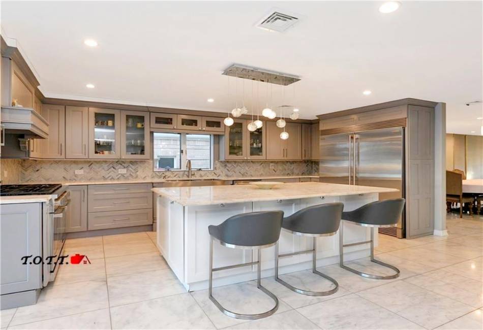 161 Whitman Drive, Brooklyn, New York 11234, 5 Bedrooms Bedrooms, ,4 BathroomsBathrooms,Residential,For Sale,Whitman,490092