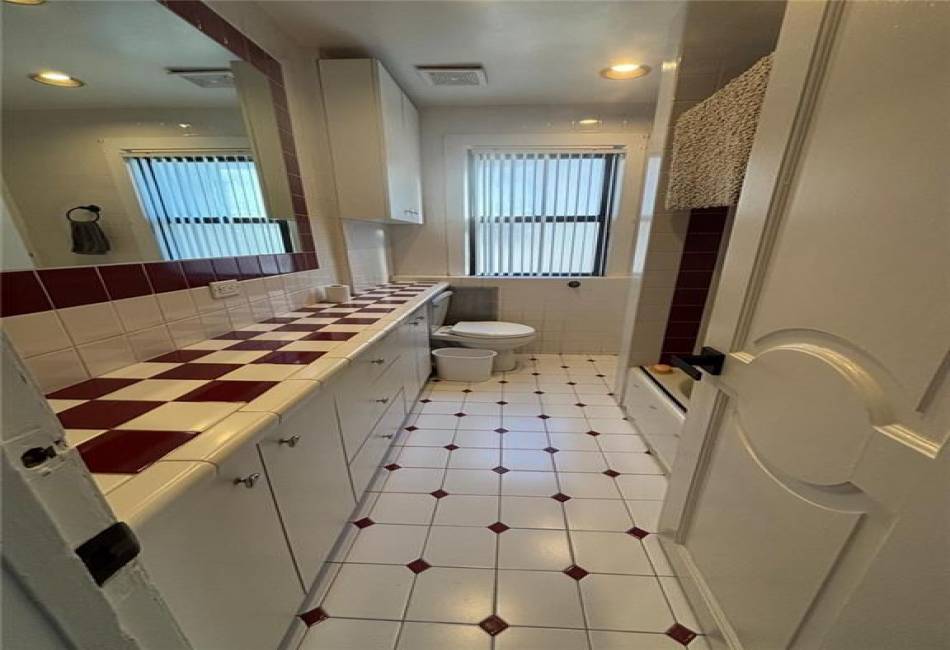 3883 Bedford Avenue, Brooklyn, New York 11229, 3 Bedrooms Bedrooms, ,2 BathroomsBathrooms,Residential,For Sale,Bedford,490095