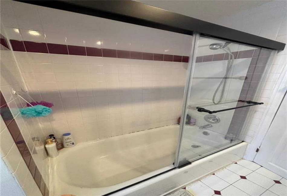 3883 Bedford Avenue, Brooklyn, New York 11229, 3 Bedrooms Bedrooms, ,2 BathroomsBathrooms,Residential,For Sale,Bedford,490095