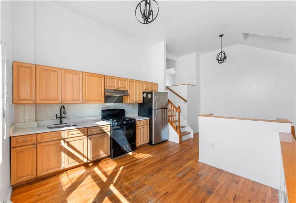 211 Warwick Street, Brooklyn, New York 11207, 5 Bedrooms Bedrooms, ,Residential,For Sale,Warwick,490102
