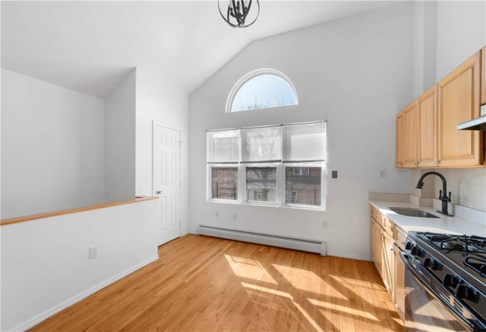 211 Warwick Street, Brooklyn, New York 11207, 5 Bedrooms Bedrooms, ,Residential,For Sale,Warwick,490102