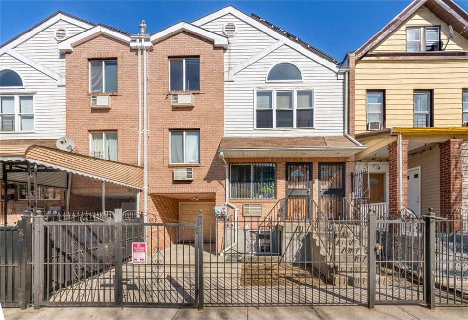 211 Warwick Street, Brooklyn, New York 11207, 5 Bedrooms Bedrooms, ,Residential,For Sale,Warwick,490102