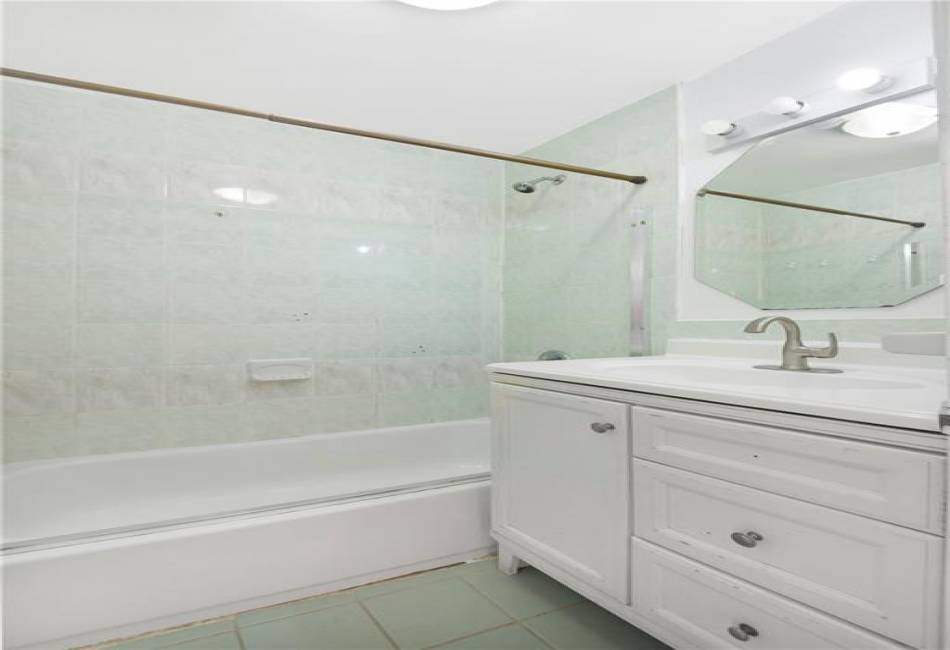 211 Warwick Street, Brooklyn, New York 11207, 5 Bedrooms Bedrooms, ,Residential,For Sale,Warwick,490102