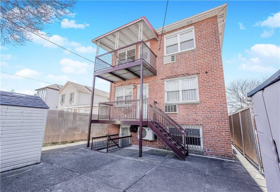 2121 Kimball Street, Brooklyn, New York 11234, 7 Bedrooms Bedrooms, ,5 BathroomsBathrooms,Residential,For Sale,Kimball,490104
