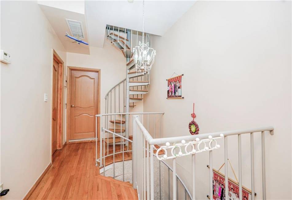 46 Bay 17th Street, Brooklyn, New York 11214, 5 Bedrooms Bedrooms, ,3 BathroomsBathrooms,Residential,For Sale,Bay 17th,490107