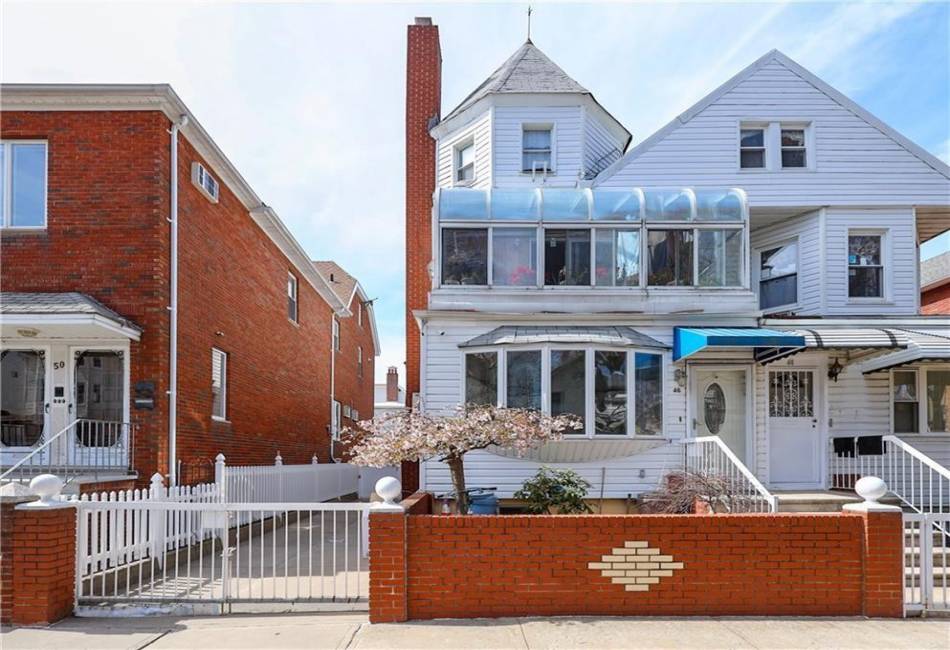 46 Bay 17th Street, Brooklyn, New York 11214, 5 Bedrooms Bedrooms, ,3 BathroomsBathrooms,Residential,For Sale,Bay 17th,490107