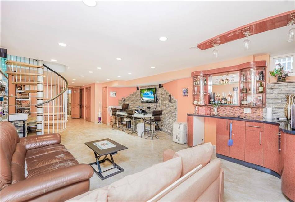 46 Bay 17th Street, Brooklyn, New York 11214, 5 Bedrooms Bedrooms, ,3 BathroomsBathrooms,Residential,For Sale,Bay 17th,490107