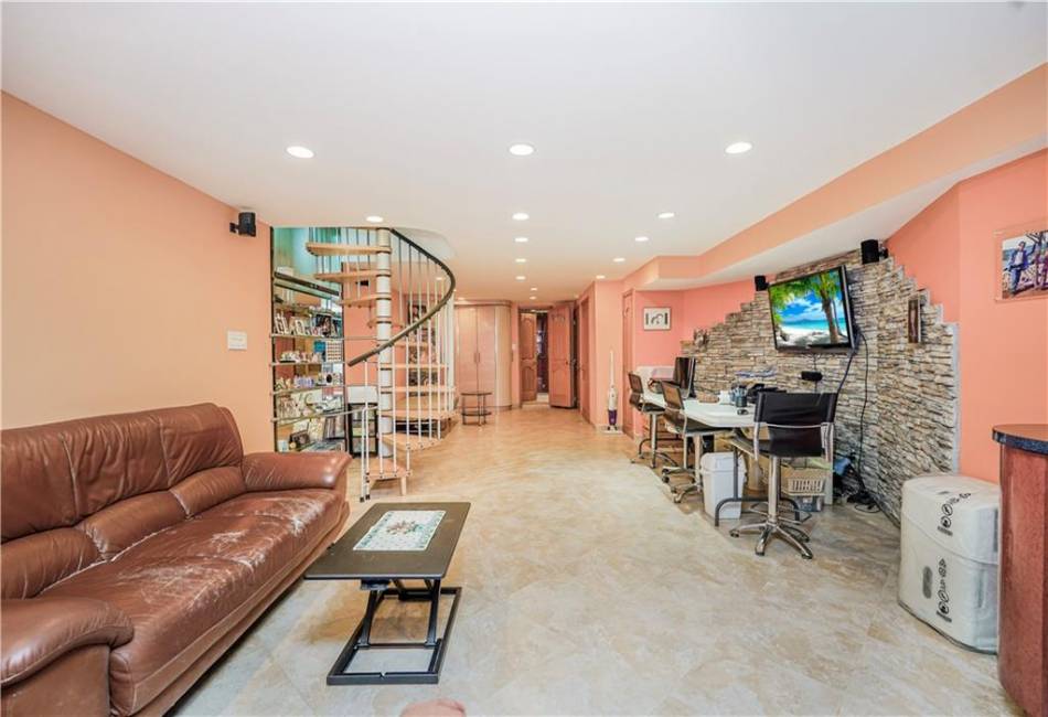 46 Bay 17th Street, Brooklyn, New York 11214, 5 Bedrooms Bedrooms, ,3 BathroomsBathrooms,Residential,For Sale,Bay 17th,490107