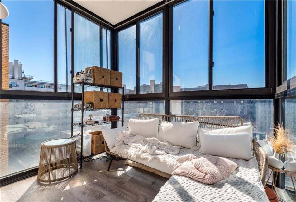 134 West End Avenue, Brooklyn, New York 11235, 2 Bedrooms Bedrooms, ,2 BathroomsBathrooms,Residential,For Sale,West End,490112