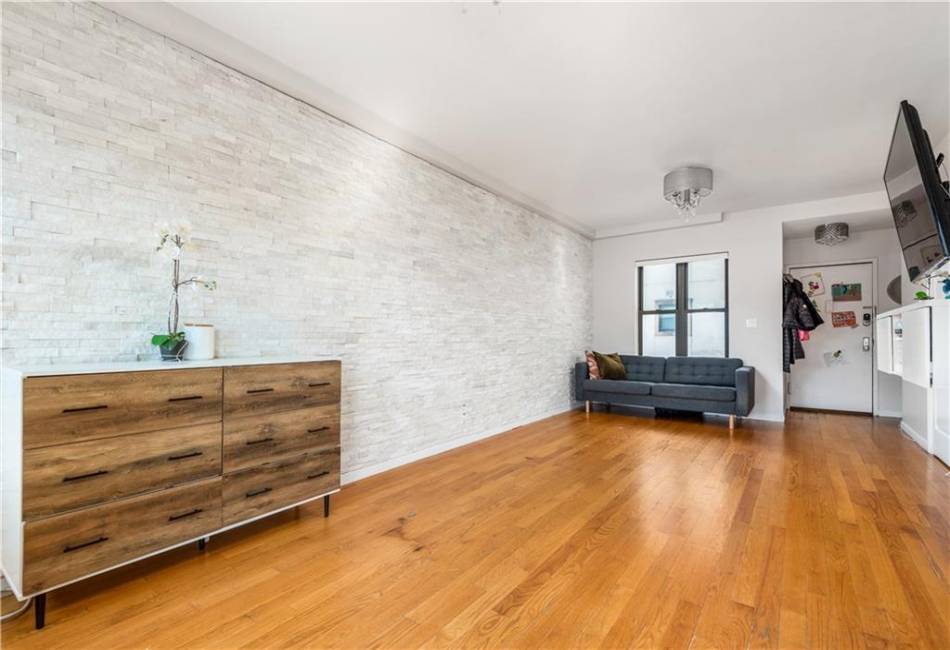 134 West End Avenue, Brooklyn, New York 11235, 2 Bedrooms Bedrooms, ,2 BathroomsBathrooms,Residential,For Sale,West End,490112