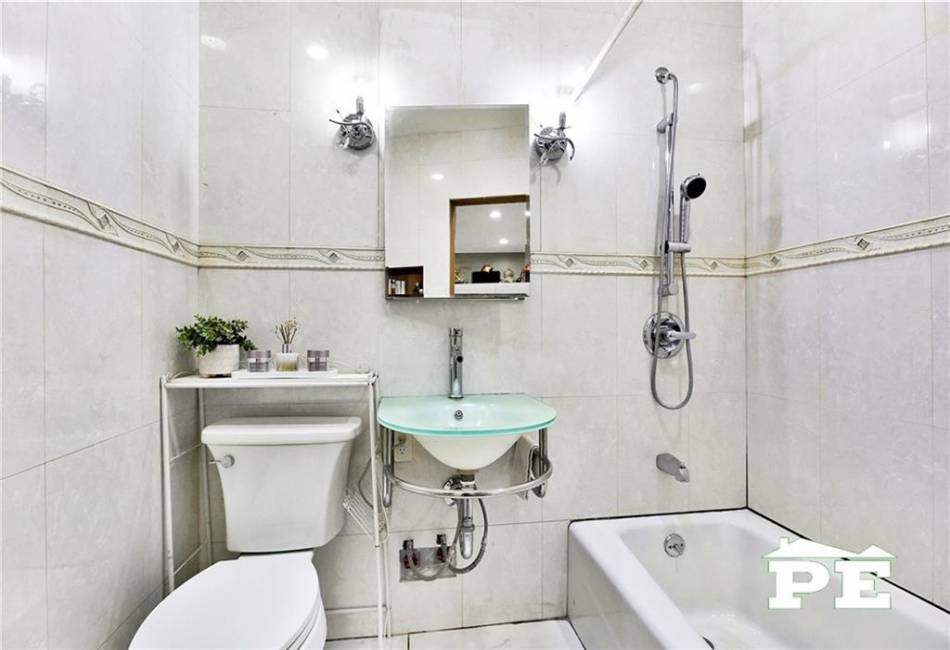 1554 58th Street, Brooklyn, New York 11234, 1 Bedroom Bedrooms, ,1 BathroomBathrooms,Residential,For Sale,58th,489974