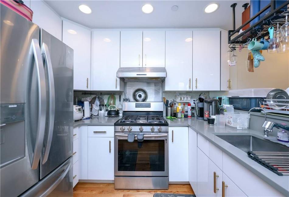 8895 26th Avenue, Brooklyn, New York 11214, 2 Bedrooms Bedrooms, ,2 BathroomsBathrooms,Residential,For Sale,26th,490118