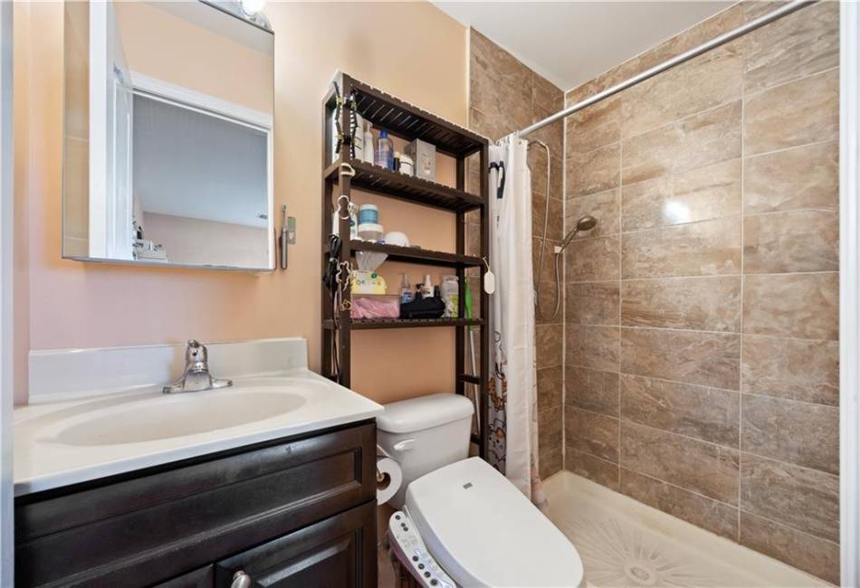 41 Burgundy Loop, Staten Island, New York 10304, 3 Bedrooms Bedrooms, ,3 BathroomsBathrooms,Residential,For Sale,Burgundy,490121