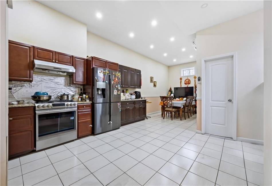 41 Burgundy Loop, Staten Island, New York 10304, 3 Bedrooms Bedrooms, ,3 BathroomsBathrooms,Residential,For Sale,Burgundy,490121