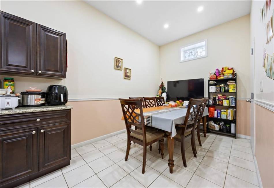 41 Burgundy Loop, Staten Island, New York 10304, 3 Bedrooms Bedrooms, ,3 BathroomsBathrooms,Residential,For Sale,Burgundy,490121