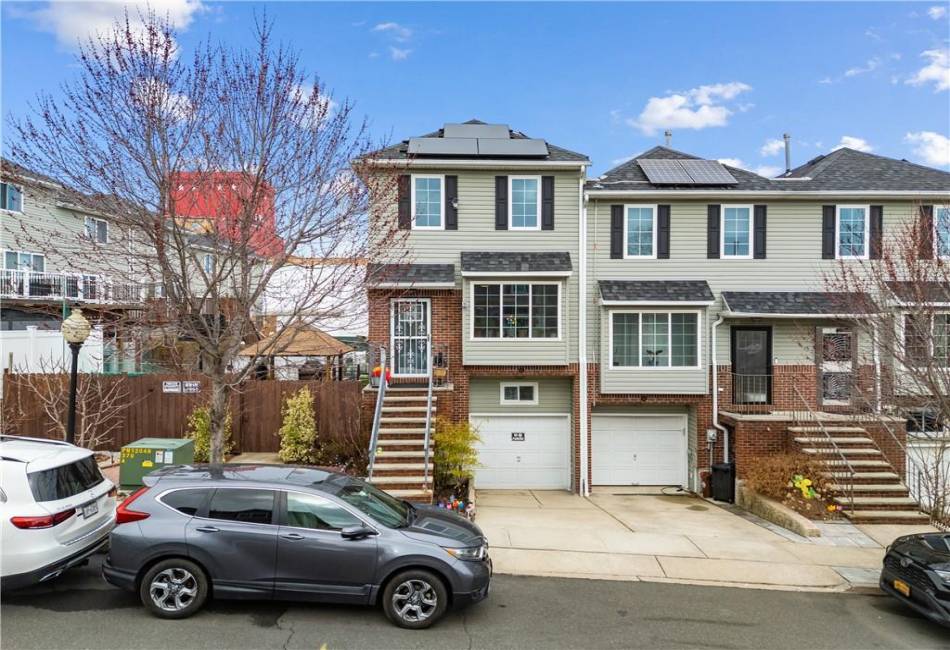 41 Burgundy Loop, Staten Island, New York 10304, 3 Bedrooms Bedrooms, ,3 BathroomsBathrooms,Residential,For Sale,Burgundy,490121