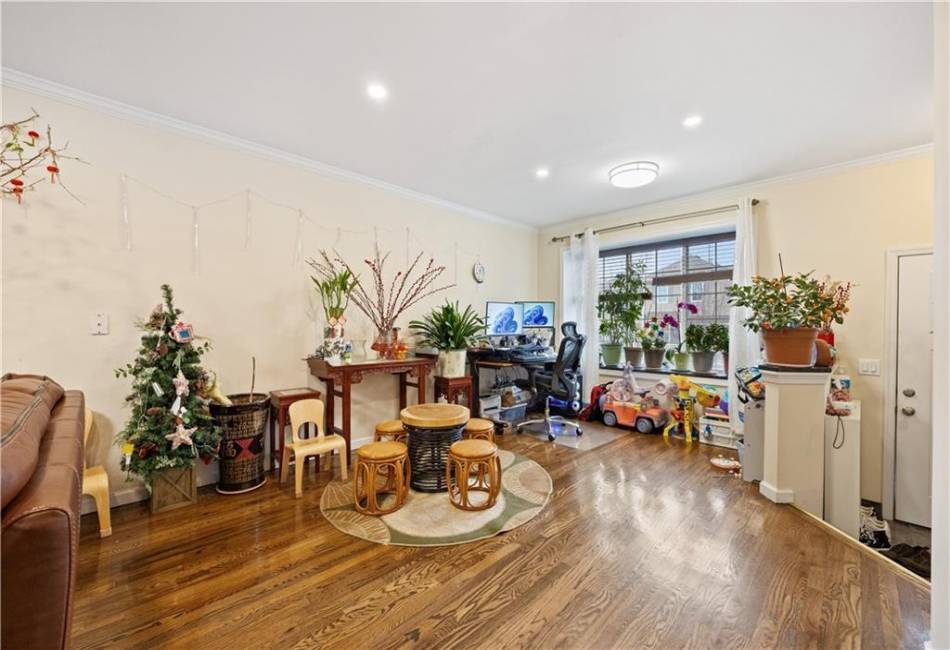 41 Burgundy Loop, Staten Island, New York 10304, 3 Bedrooms Bedrooms, ,3 BathroomsBathrooms,Residential,For Sale,Burgundy,490121