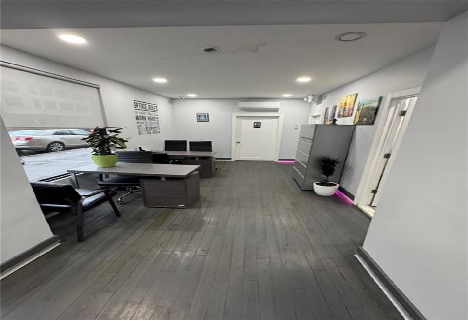 200 Neptune Avenue, Brooklyn, New York 11235, ,Commercial,For Sale,Neptune,490127