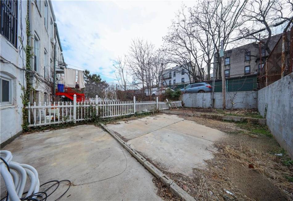 534 94th Street, Brooklyn, New York 11209, 7 Bedrooms Bedrooms, ,4 BathroomsBathrooms,Residential,For Sale,94th,489704