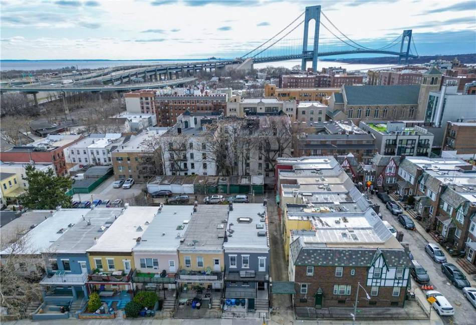 534 94th Street, Brooklyn, New York 11209, 7 Bedrooms Bedrooms, ,4 BathroomsBathrooms,Residential,For Sale,94th,489704