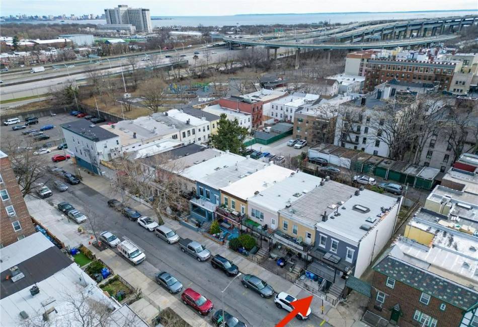 534 94th Street, Brooklyn, New York 11209, 7 Bedrooms Bedrooms, ,4 BathroomsBathrooms,Residential,For Sale,94th,489704