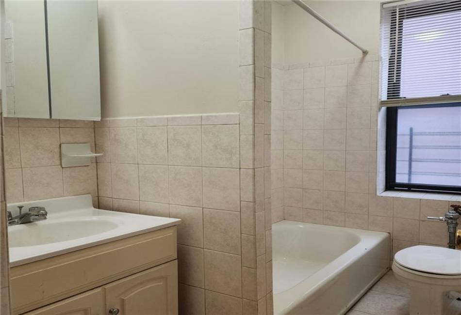 590 Parkside Avenue, Brooklyn, New York 11226, 1 Bedroom Bedrooms, ,1 BathroomBathrooms,Residential,For Sale,Parkside,490077