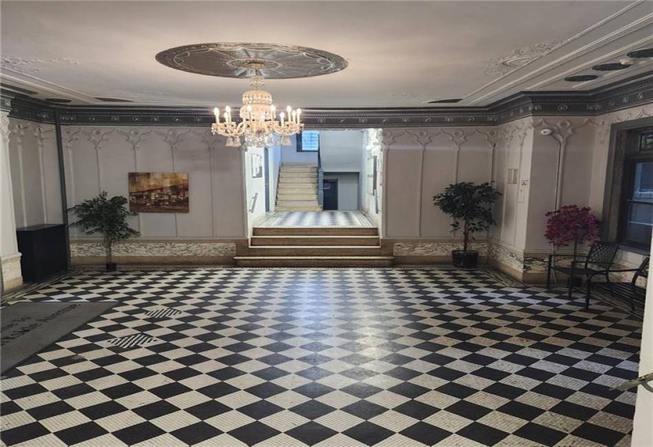 590 Parkside Avenue, Brooklyn, New York 11226, 1 Bedroom Bedrooms, ,1 BathroomBathrooms,Residential,For Sale,Parkside,490077