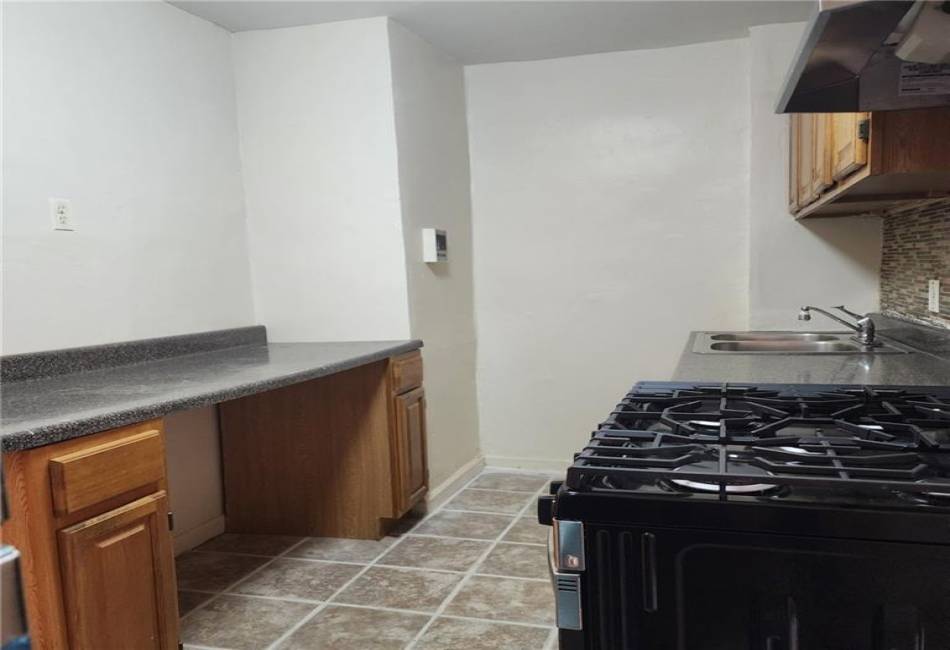 590 Parkside Avenue, Brooklyn, New York 11226, 1 Bedroom Bedrooms, ,1 BathroomBathrooms,Residential,For Sale,Parkside,490077