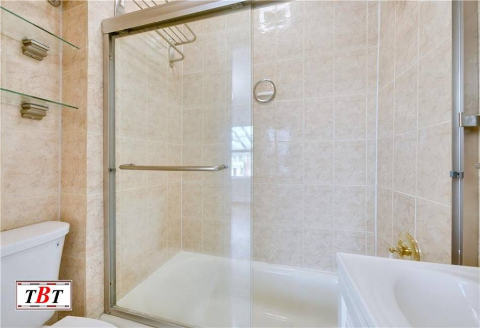 2808 Quentin Road, Brooklyn, New York 11229, 3 Bedrooms Bedrooms, ,4 BathroomsBathrooms,Residential,For Sale,Quentin,490091