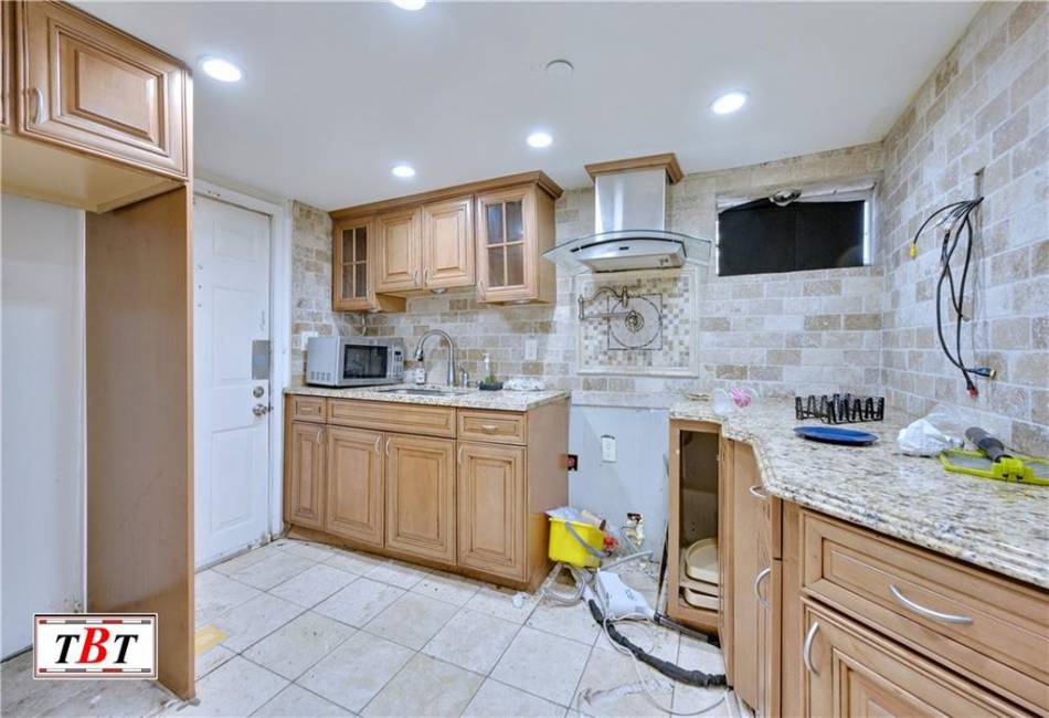 2808 Quentin Road, Brooklyn, New York 11229, 3 Bedrooms Bedrooms, ,4 BathroomsBathrooms,Residential,For Sale,Quentin,490091