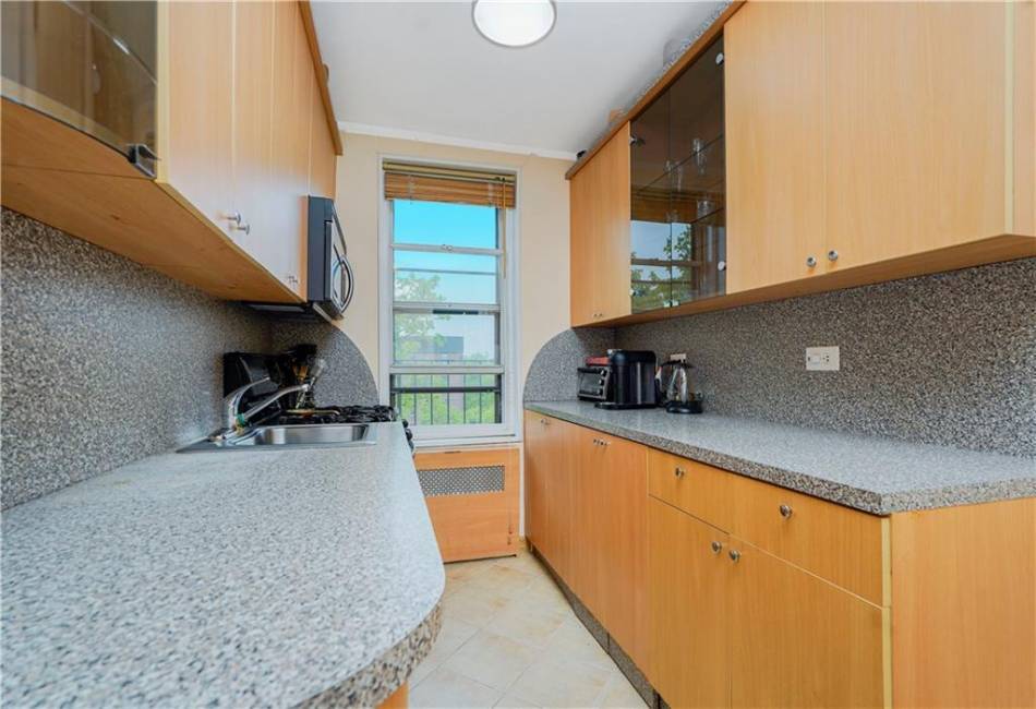 2286 Brigham Street, Brooklyn, New York 11229, 2 Bedrooms Bedrooms, ,1 BathroomBathrooms,Residential,For Sale,Brigham,490098