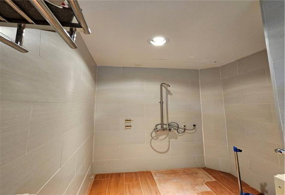 5324 Metropolitan Avenue, Ridgewood, New York 11385, ,Commercial,For Sale,Metropolitan,490114