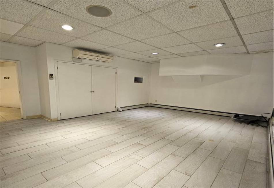 5324 Metropolitan Avenue, Ridgewood, New York 11385, ,Commercial,For Sale,Metropolitan,490114