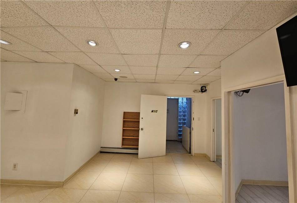 5324 Metropolitan Avenue, Ridgewood, New York 11385, ,Commercial,For Sale,Metropolitan,490114