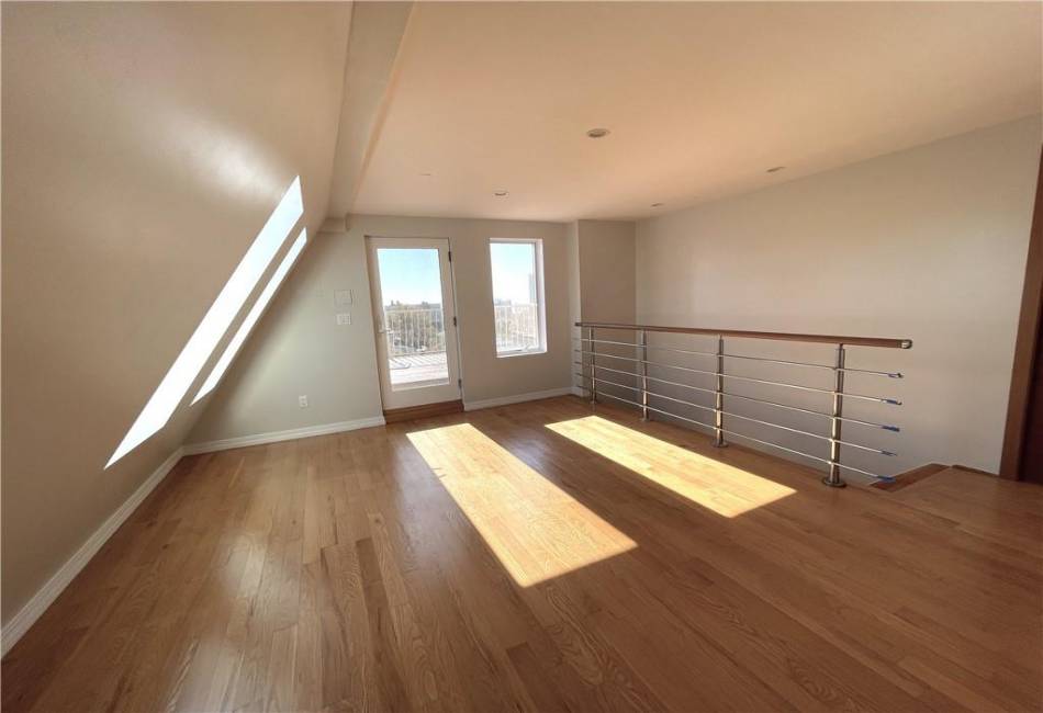 63 Brighton 2nd Place, Brooklyn, New York 11235, 3 Bedrooms Bedrooms, ,3 BathroomsBathrooms,Residential,For Sale,Brighton 2nd,490133